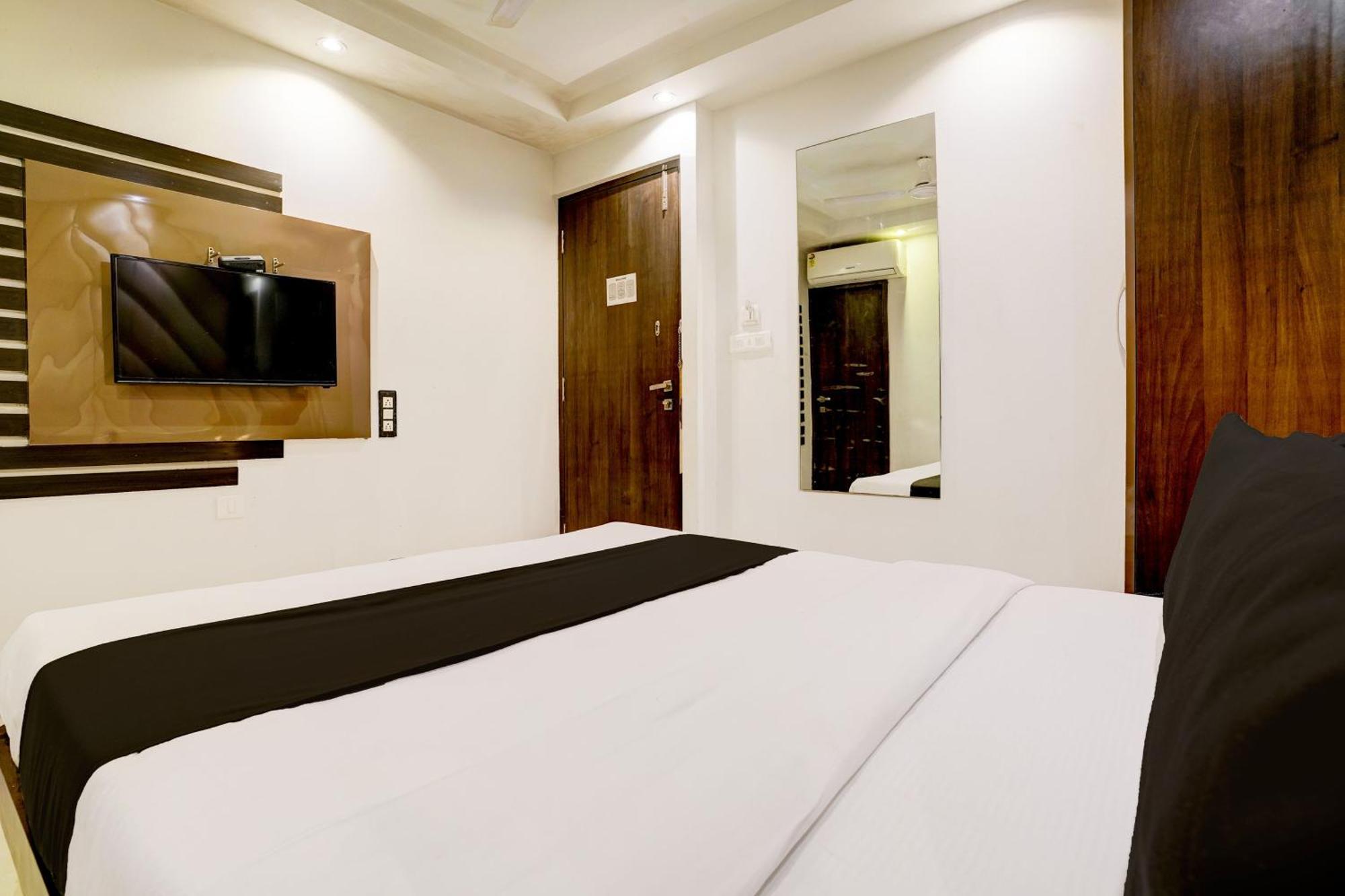 FabHotel Park Palace Mandvi Mumbai Bagian luar foto