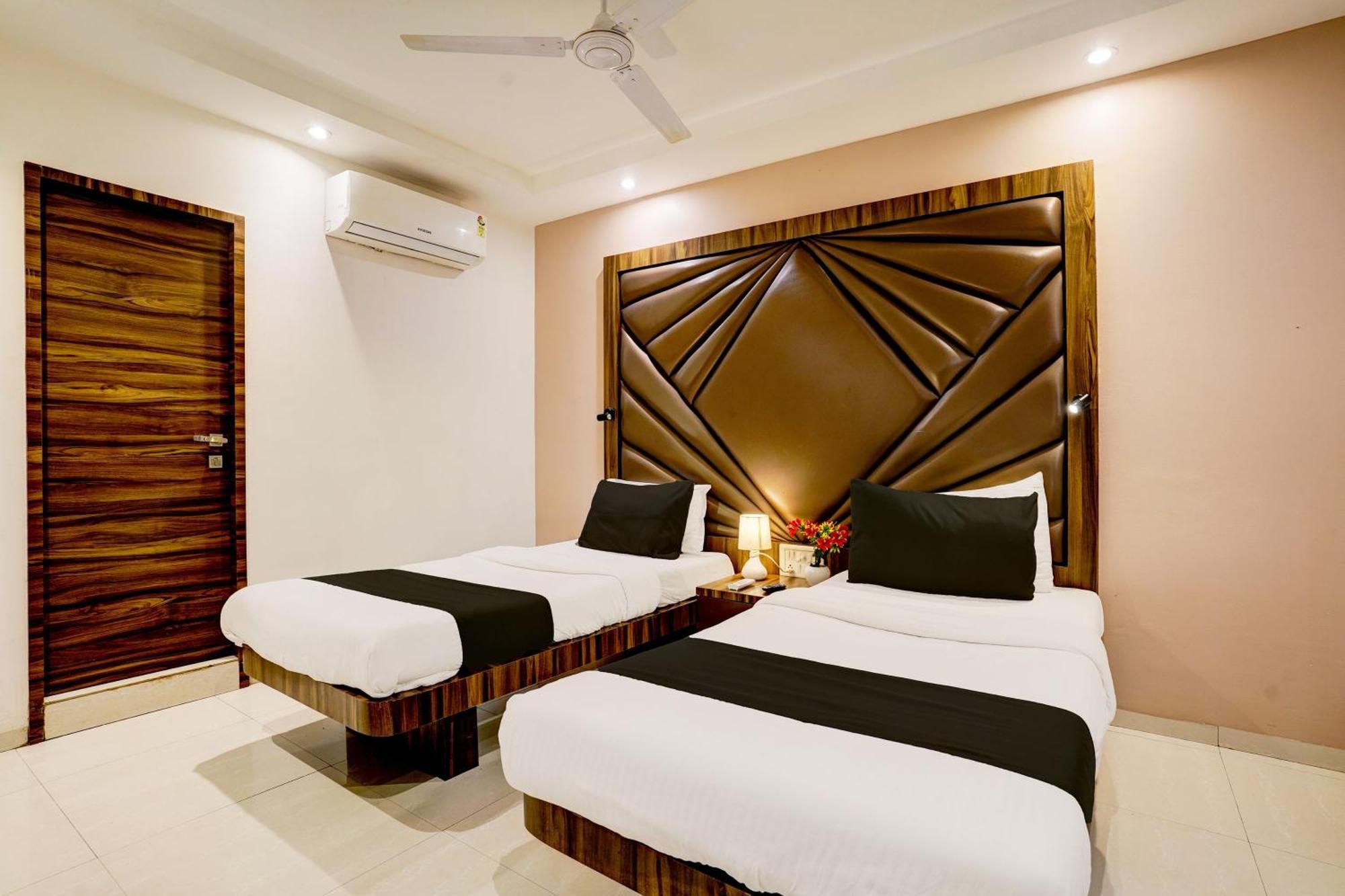 FabHotel Park Palace Mandvi Mumbai Bagian luar foto